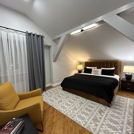 Seveneleven Apartments Chernivtsi Bagian luar foto