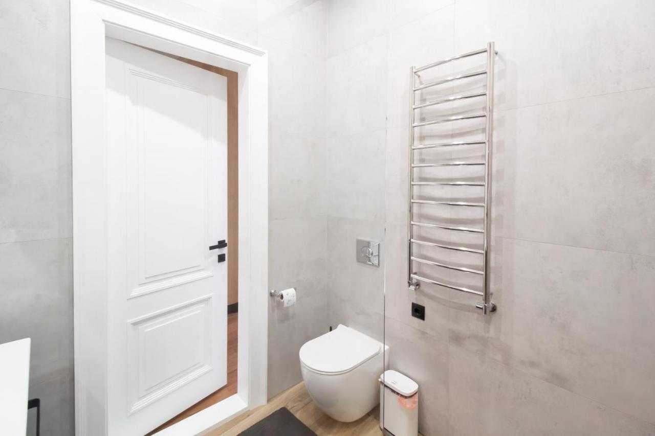 Seveneleven Apartments Chernivtsi Bagian luar foto