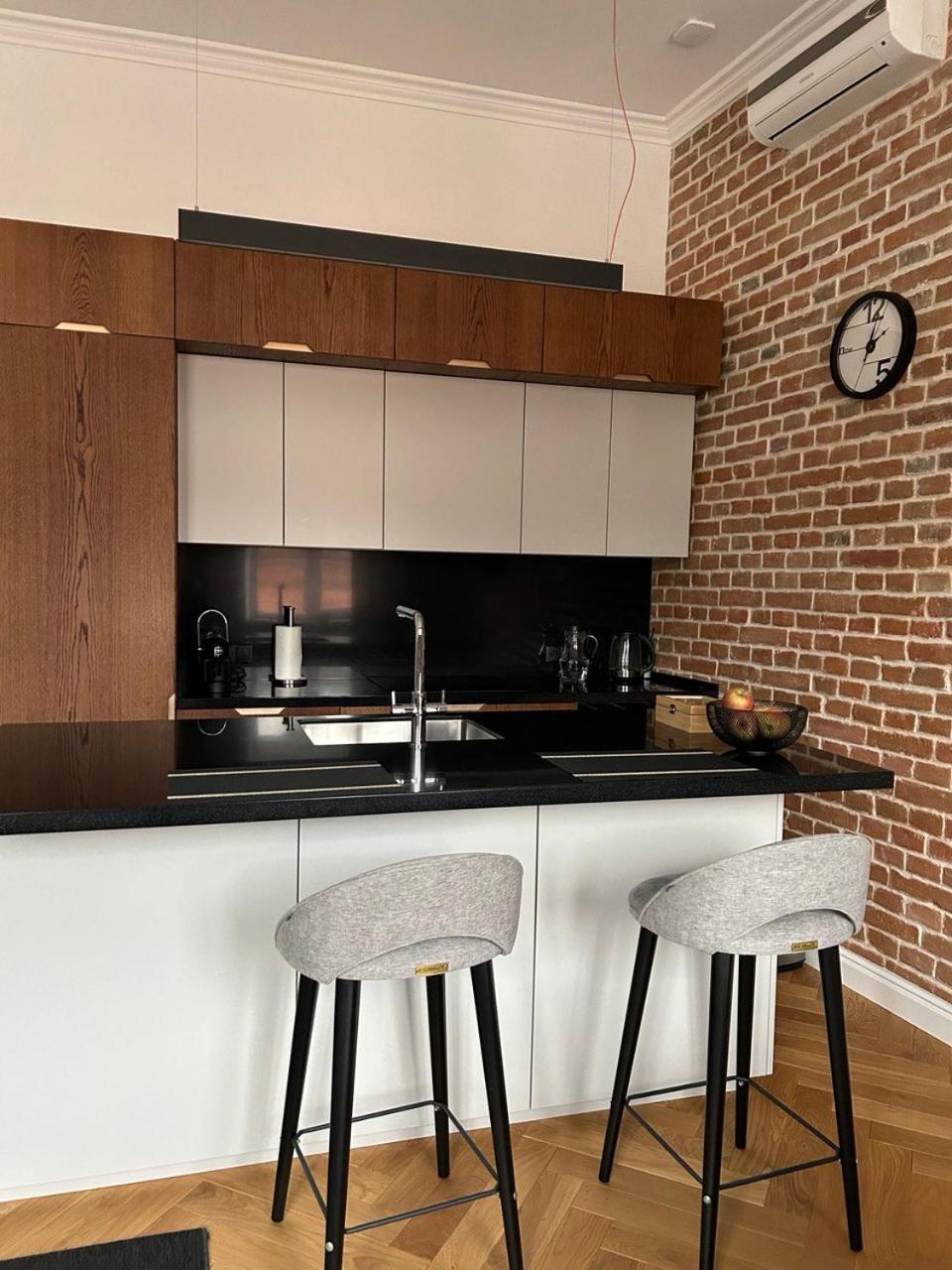 Seveneleven Apartments Chernivtsi Bagian luar foto