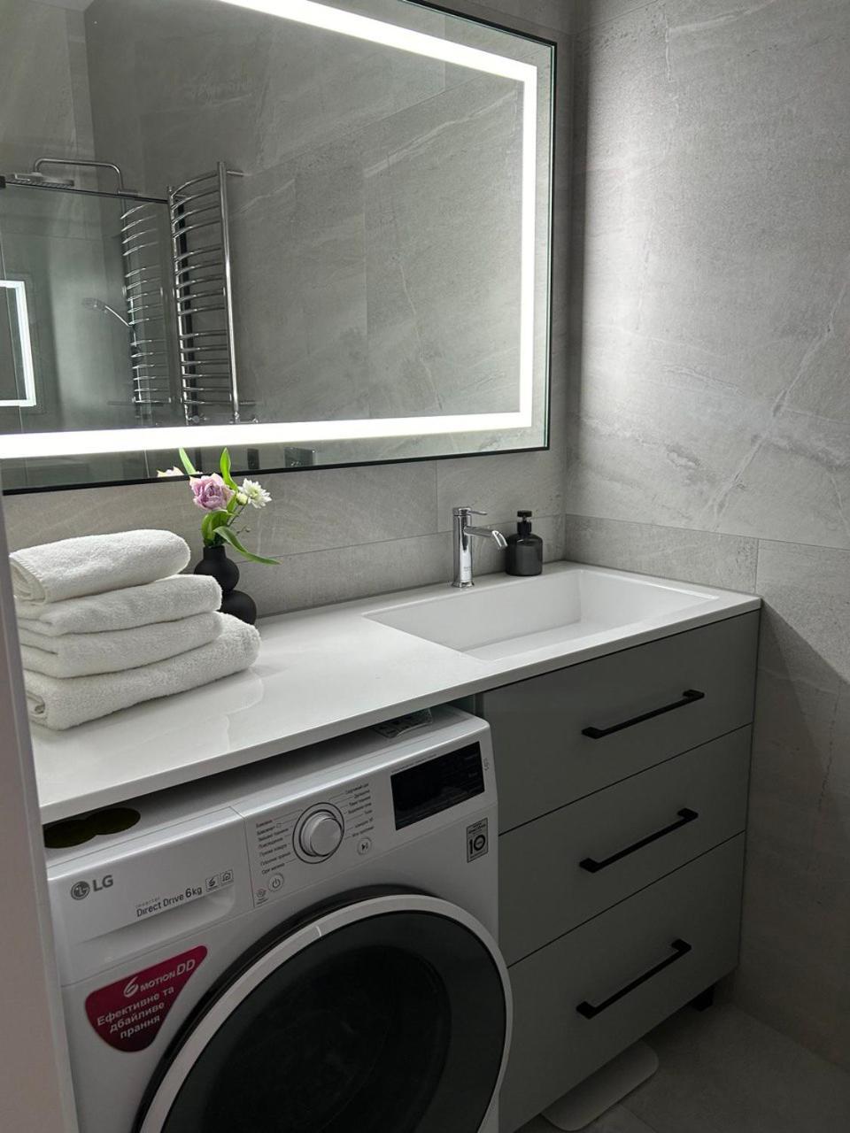 Seveneleven Apartments Chernivtsi Bagian luar foto