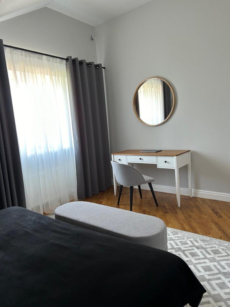 Seveneleven Apartments Chernivtsi Bagian luar foto